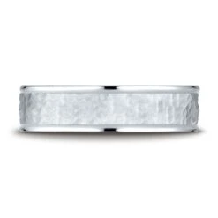 Platinum Comfort Fit 6mm High Polish Edge Hammered Center Design Band